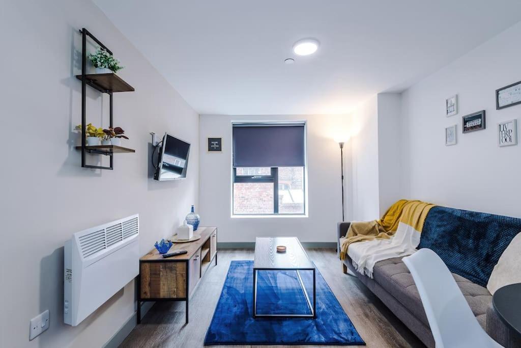 Apartment Stylish Apartment, Sleeps 4, Pool Table, Available For Long Term Liverpool
